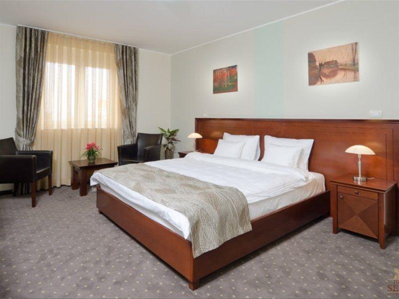 Garni Hotel Semlin B&B Belgrado Buitenkant foto